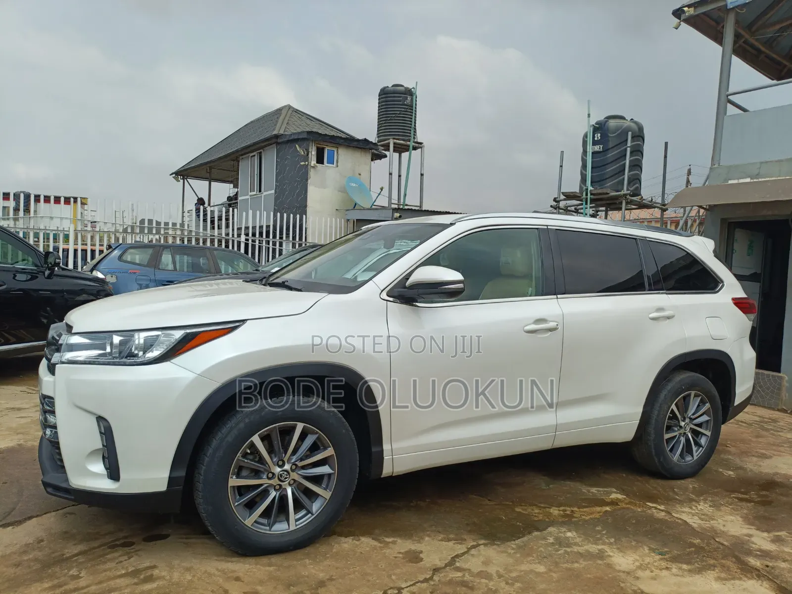 Toyota Highlander SE 4x2 V6 (3.5L 6cyl 8A) 2018 White