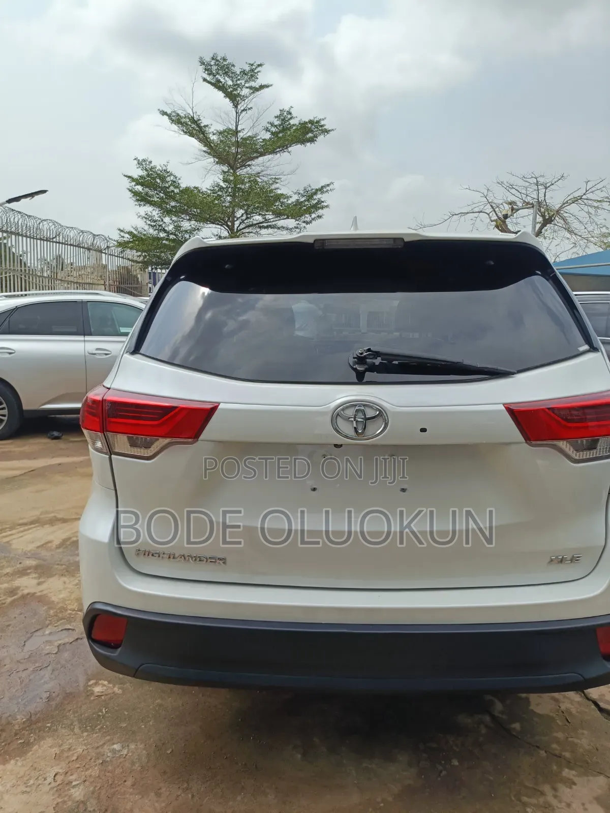 Toyota Highlander SE 4x2 V6 (3.5L 6cyl 8A) 2018 White