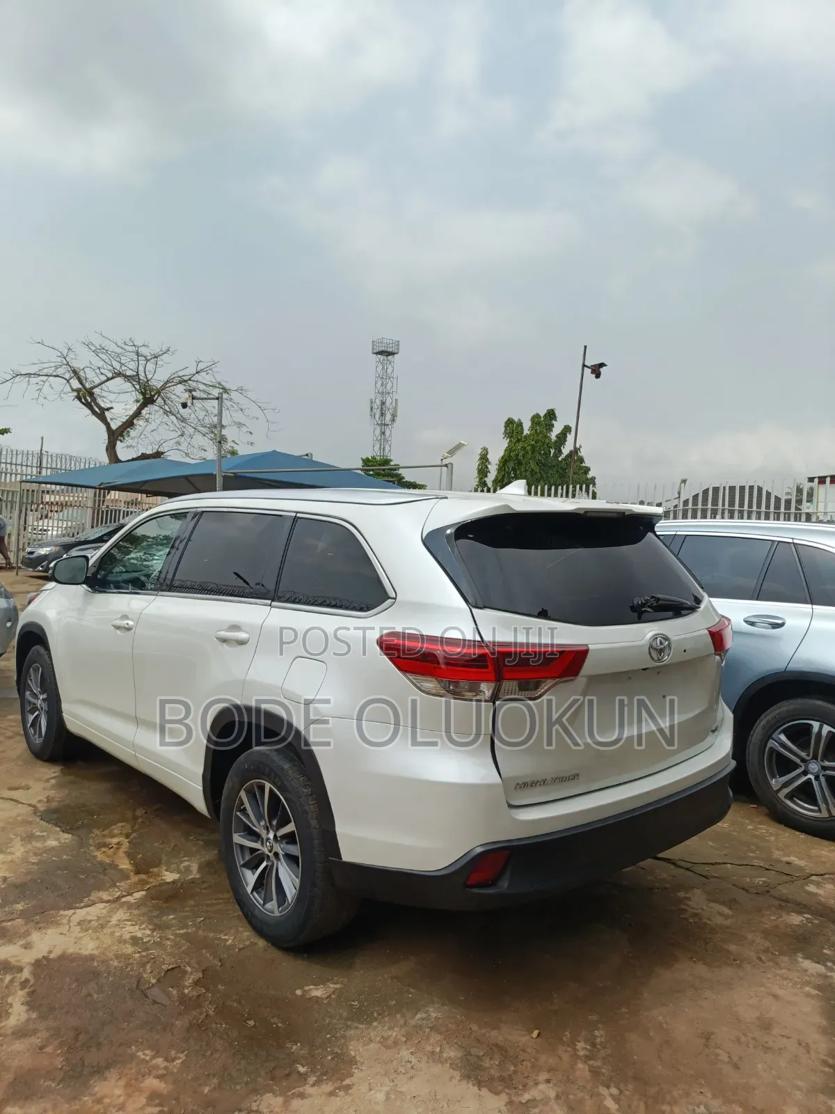 Toyota Highlander SE 4x2 V6 (3.5L 6cyl 8A) 2018 White