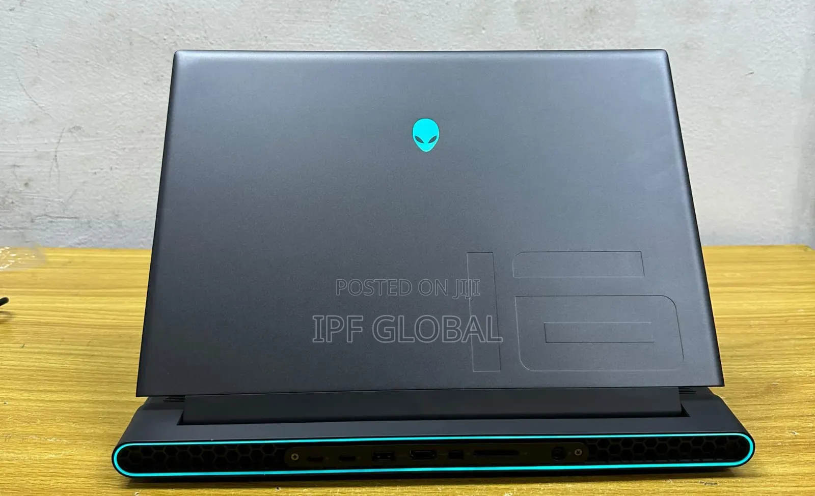 Laptop Alienware M16 R1 32GB AMD Ryzen 9 SSD 1T