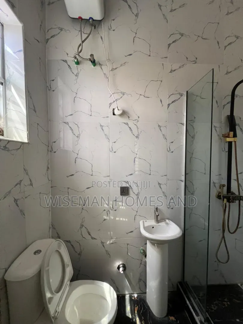 4bdrm Duplex in Ologolo Lekki for sale