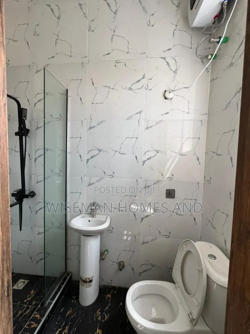 4bdrm Duplex in Ologolo Lekki for sale