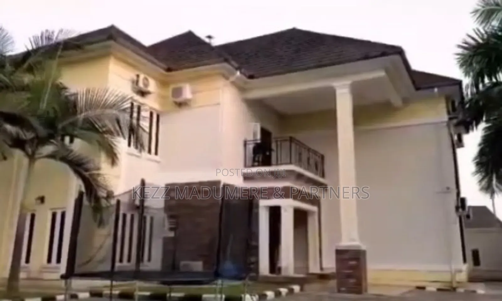5bdrm Duplex in Gated Street , New for sale