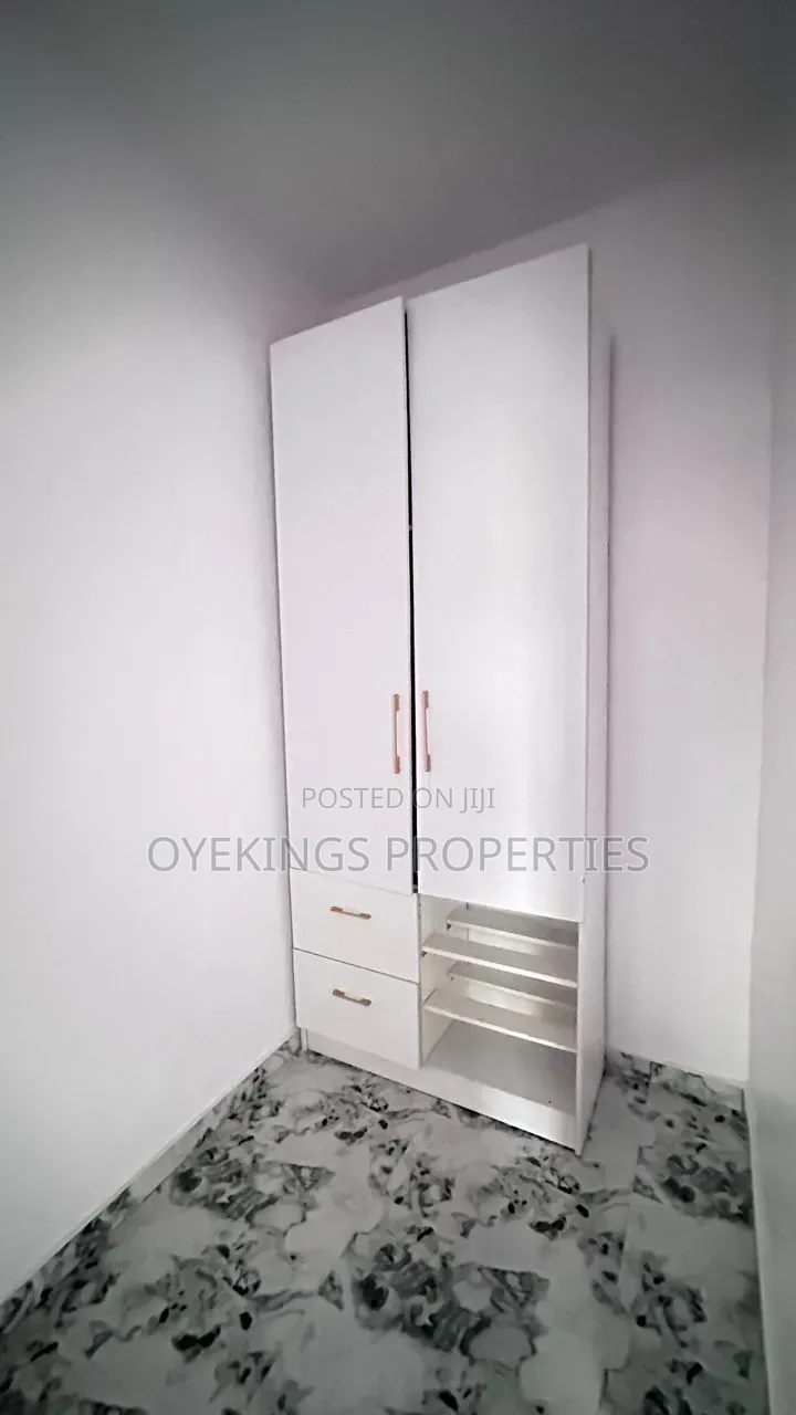 5bdrm Duplex in Ireakari Estate for sale