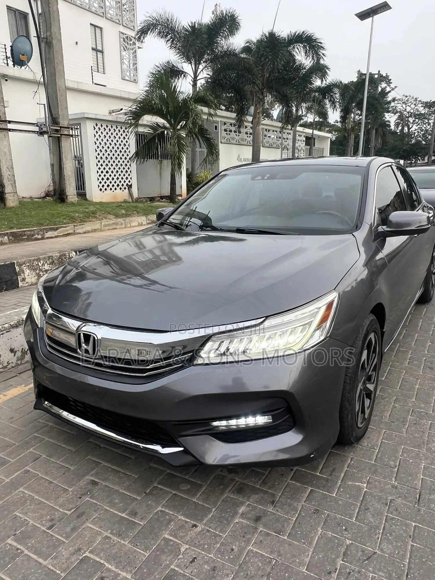 Honda Accord EX 4dr Sedan FWD (2.4L 4cyl 2A) 2016 Gray