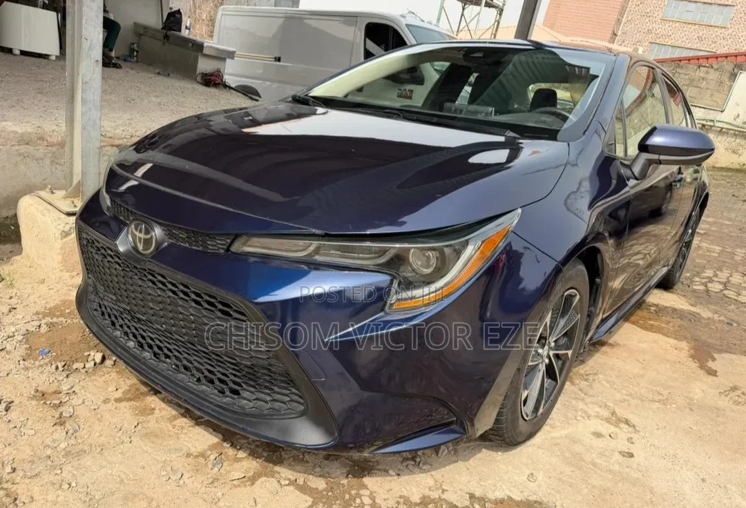Toyota Corolla LE 2020 Blue