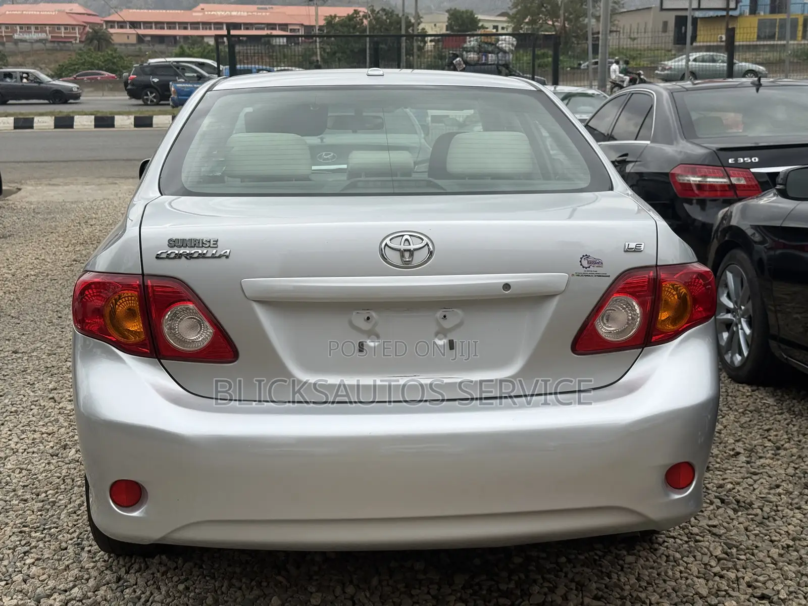 Toyota Corolla LE 4dr Sedan (1.8L 4cyl 4A) 2011 Silver