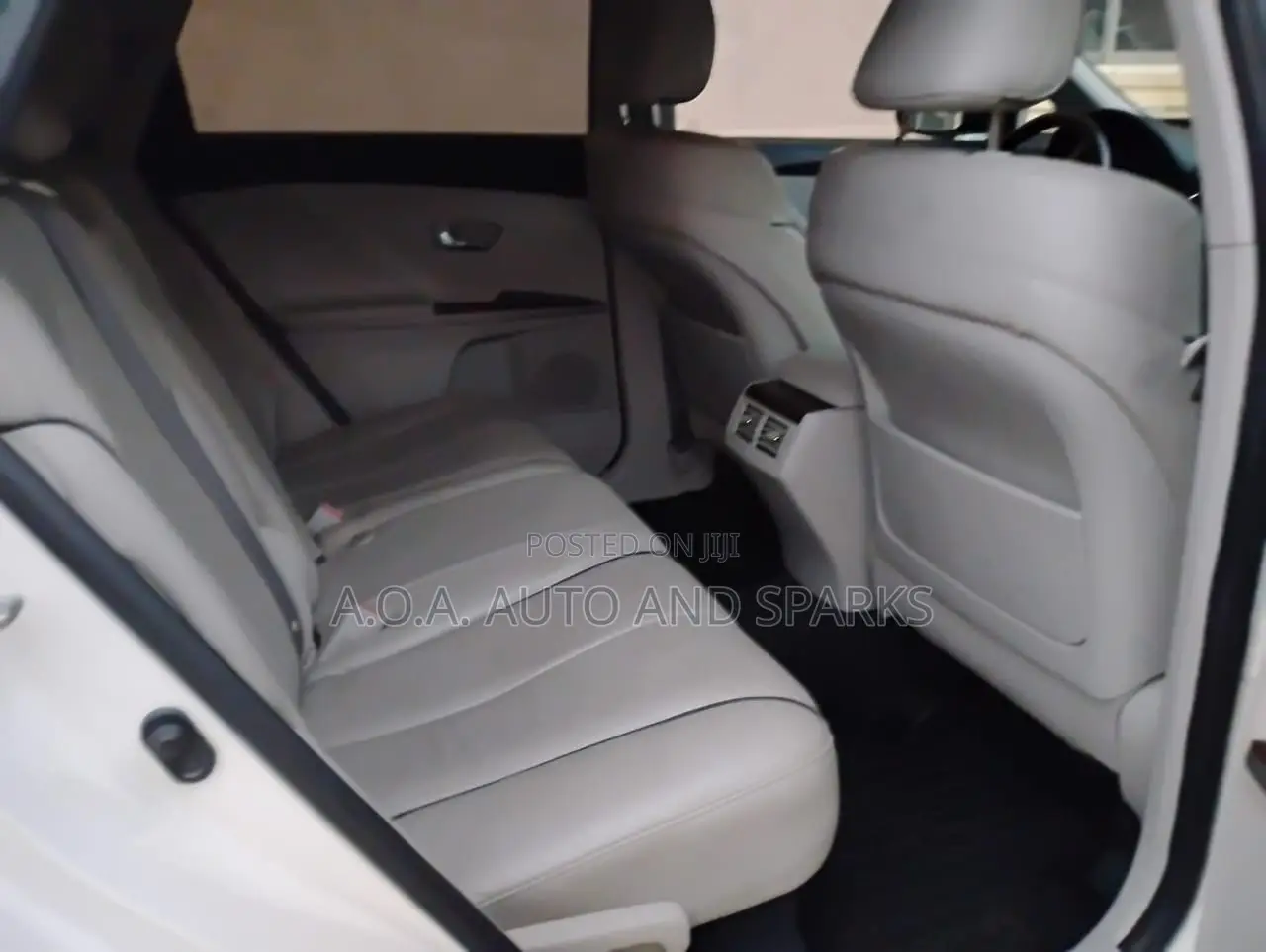 Toyota Venza 2010 White