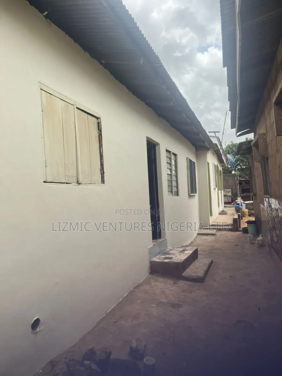 2bdrm Bungalow in Isuti Rd, Igando / Ikotun/Igando for sale
