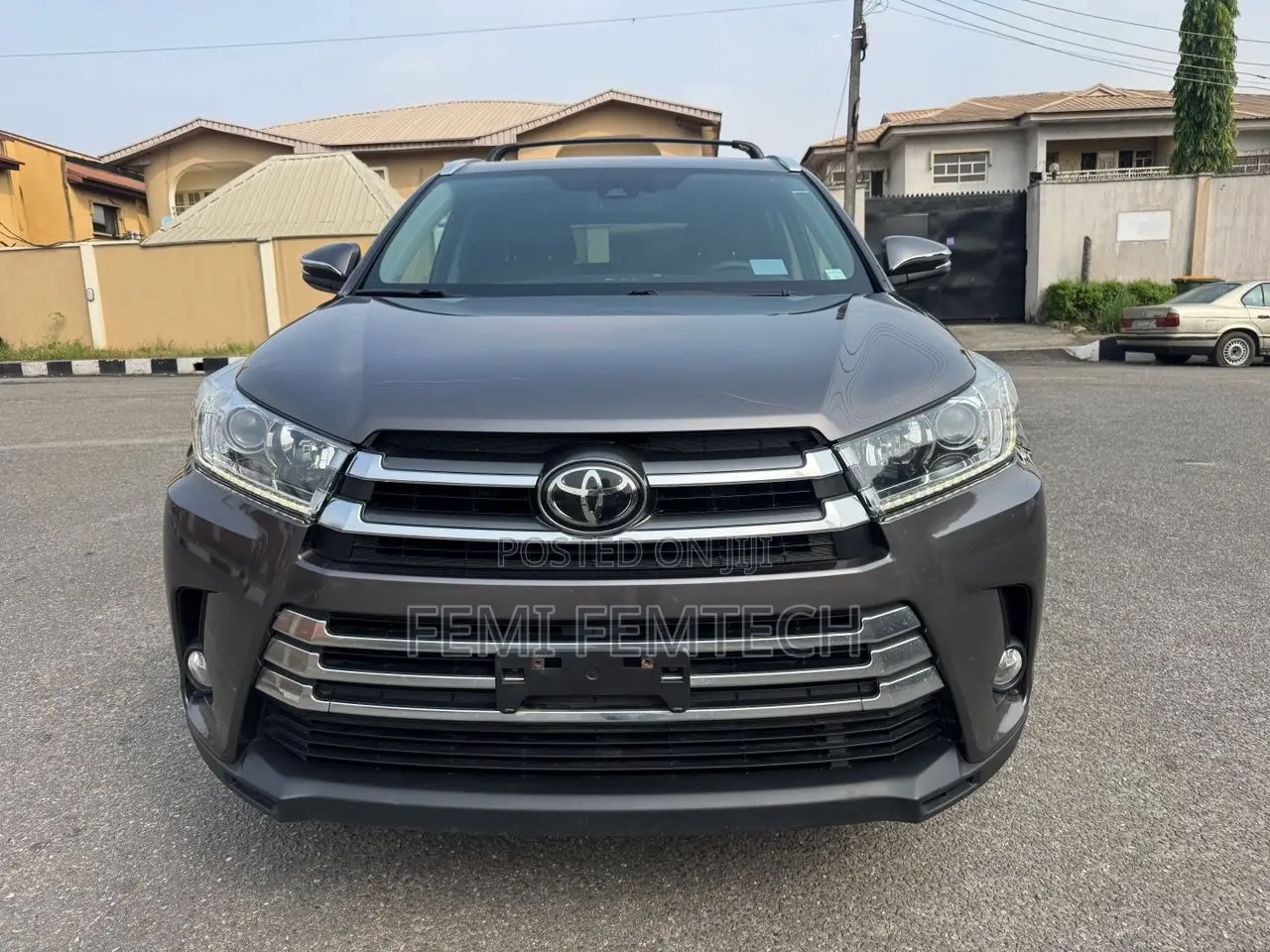 Toyota Highlander XLE 4x2 V6 (3.5L 6cyl 8A) 2017 Gray
