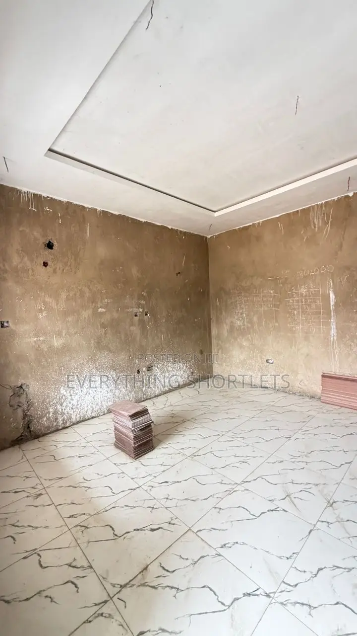 3bdrm Apartment in Lugbe District for sale