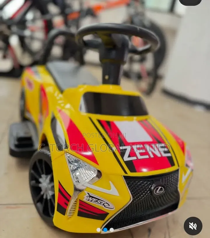 Manual "Foot-to-Floor" Baby Car