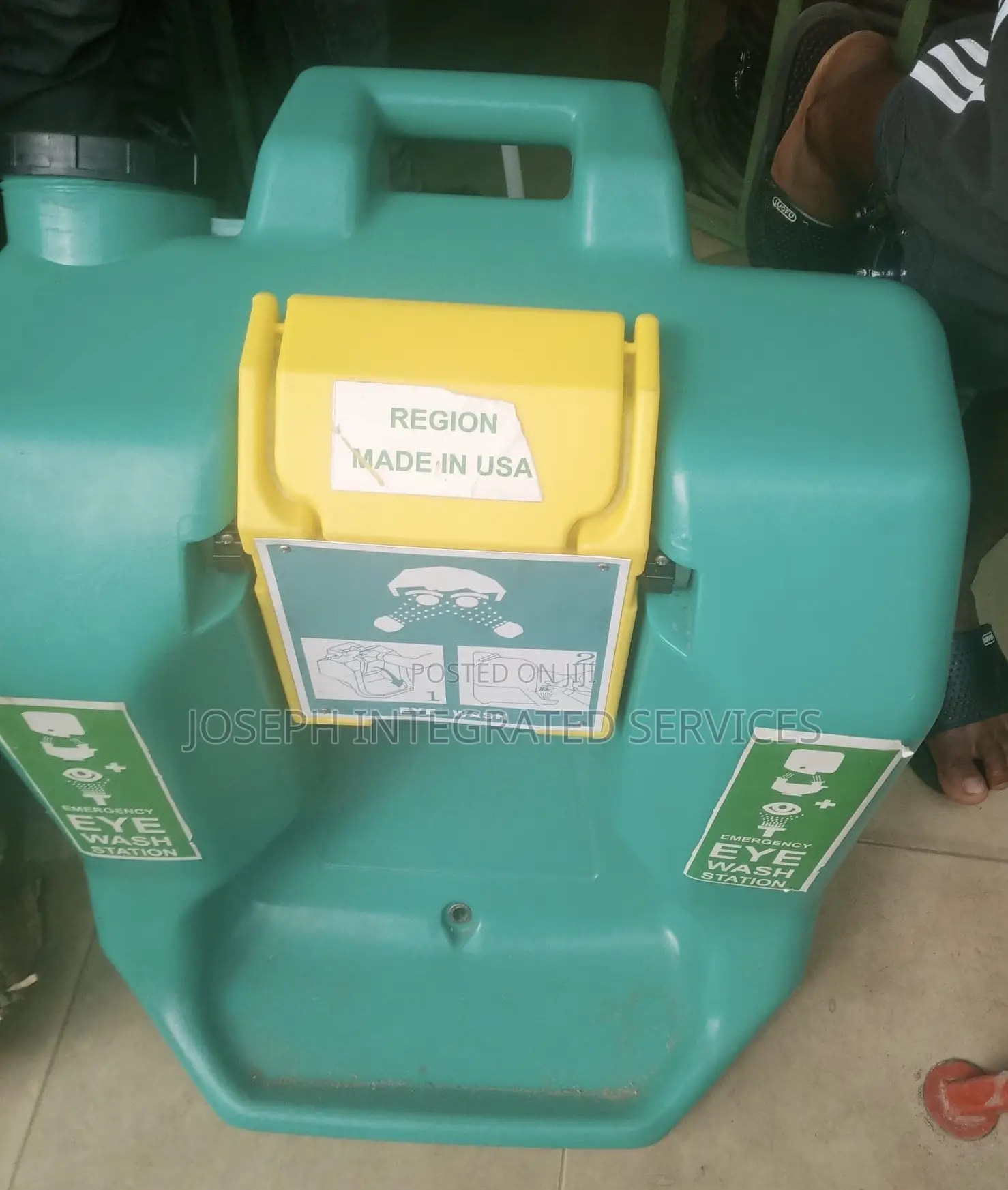 Portable Gravity-fed Emergency Eyewash Station