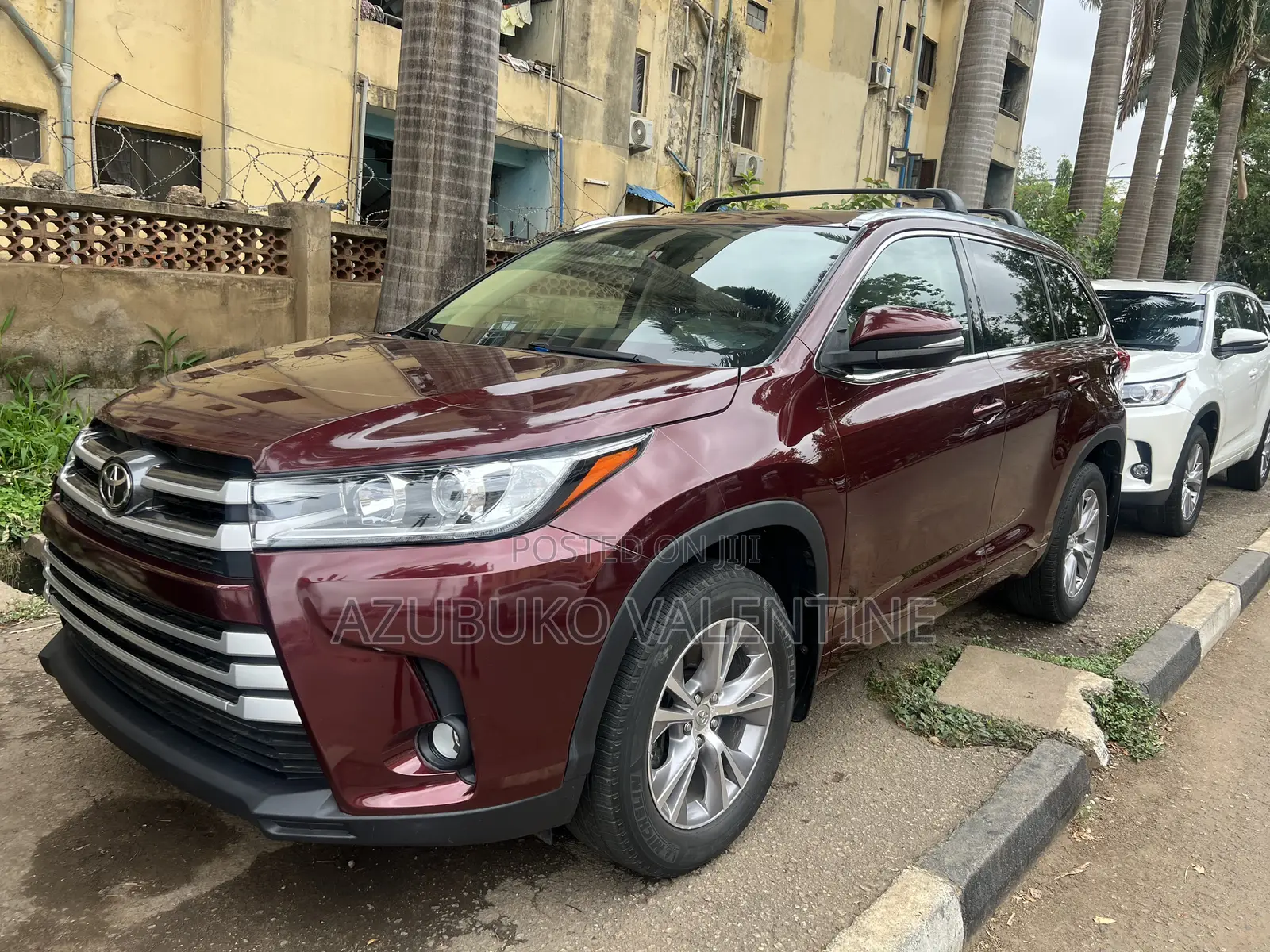 Toyota Highlander XLE 4x4 V6 (3.5L 6cyl 8A) 2018 Maroon