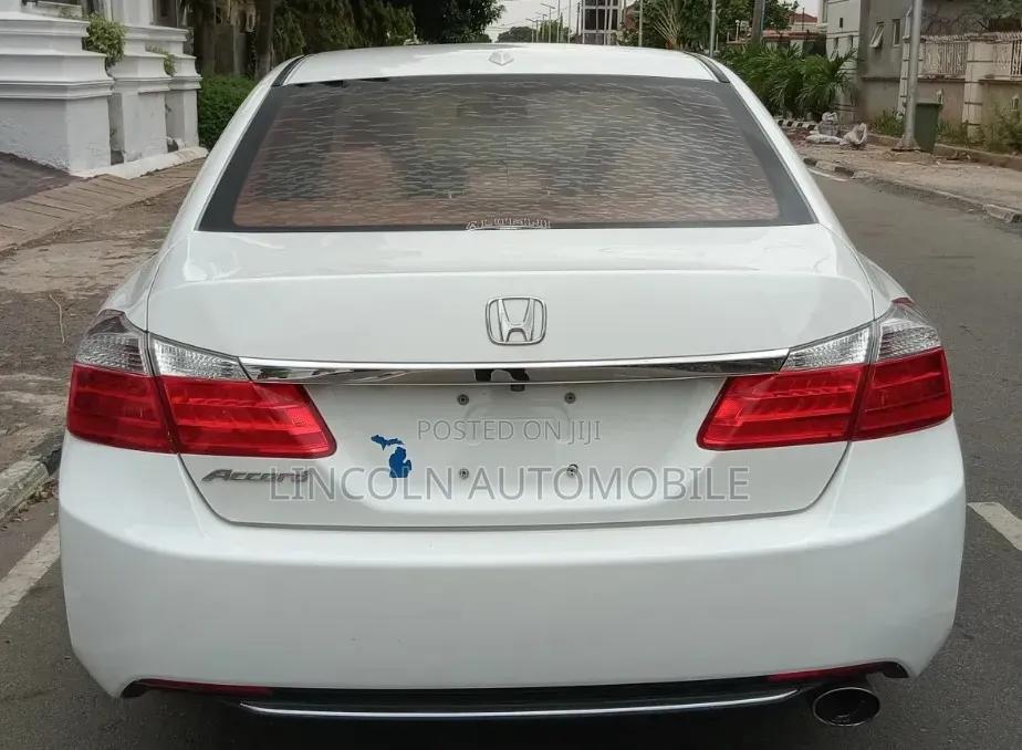 Honda Accord EX-L w/Navigation 4dr Sedan (2.4L 4cyl CVT) 2015 Off white