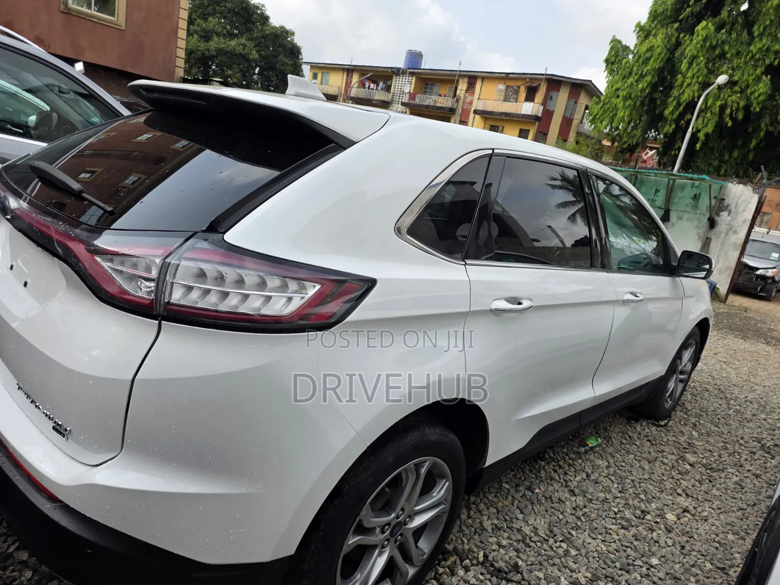 Ford Edge Titanium 4dr SUV AWD (2.0L 4cyl Turbo 6A) 2015 White
