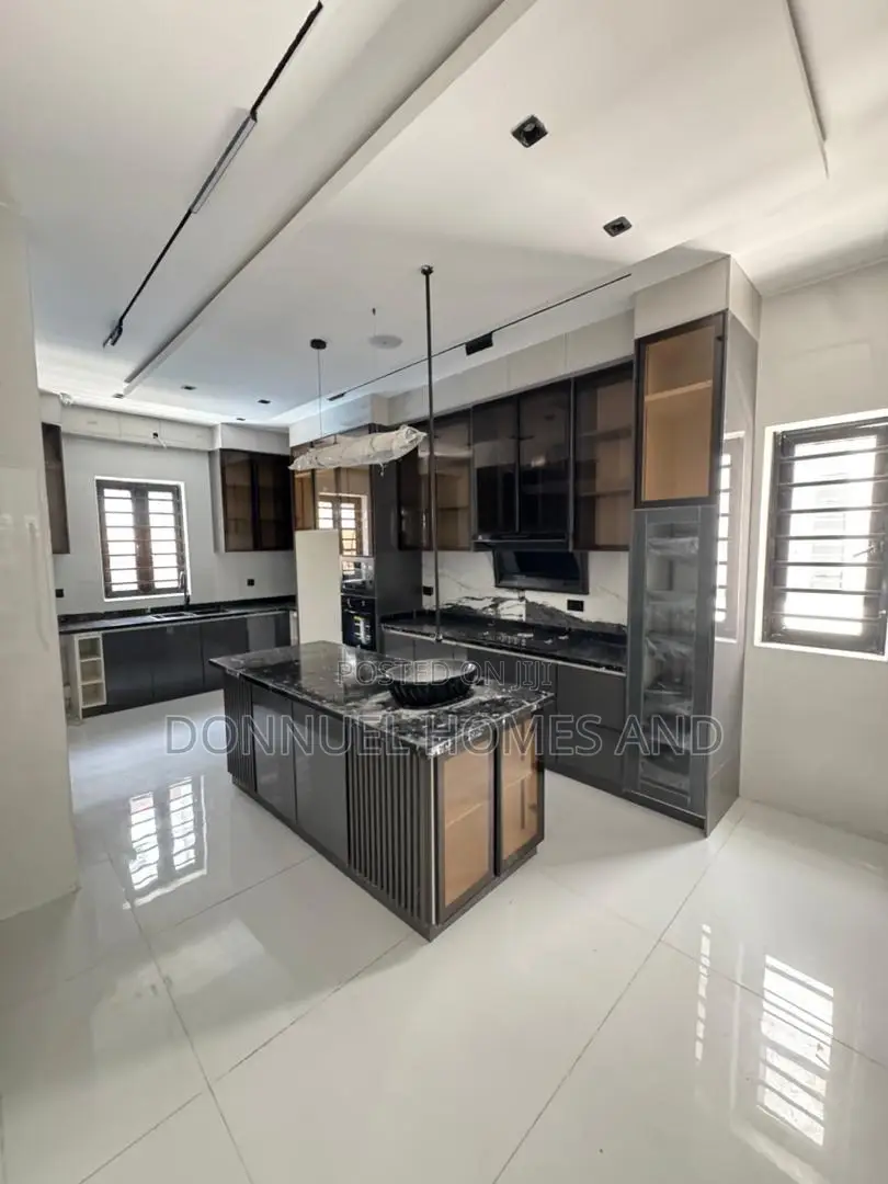 5bdrm Duplex in Ikate for sale