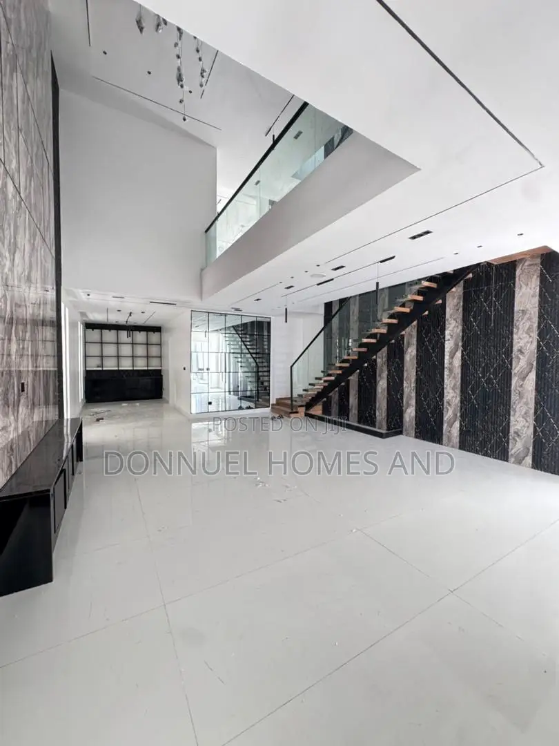 5bdrm Duplex in Ikate for sale