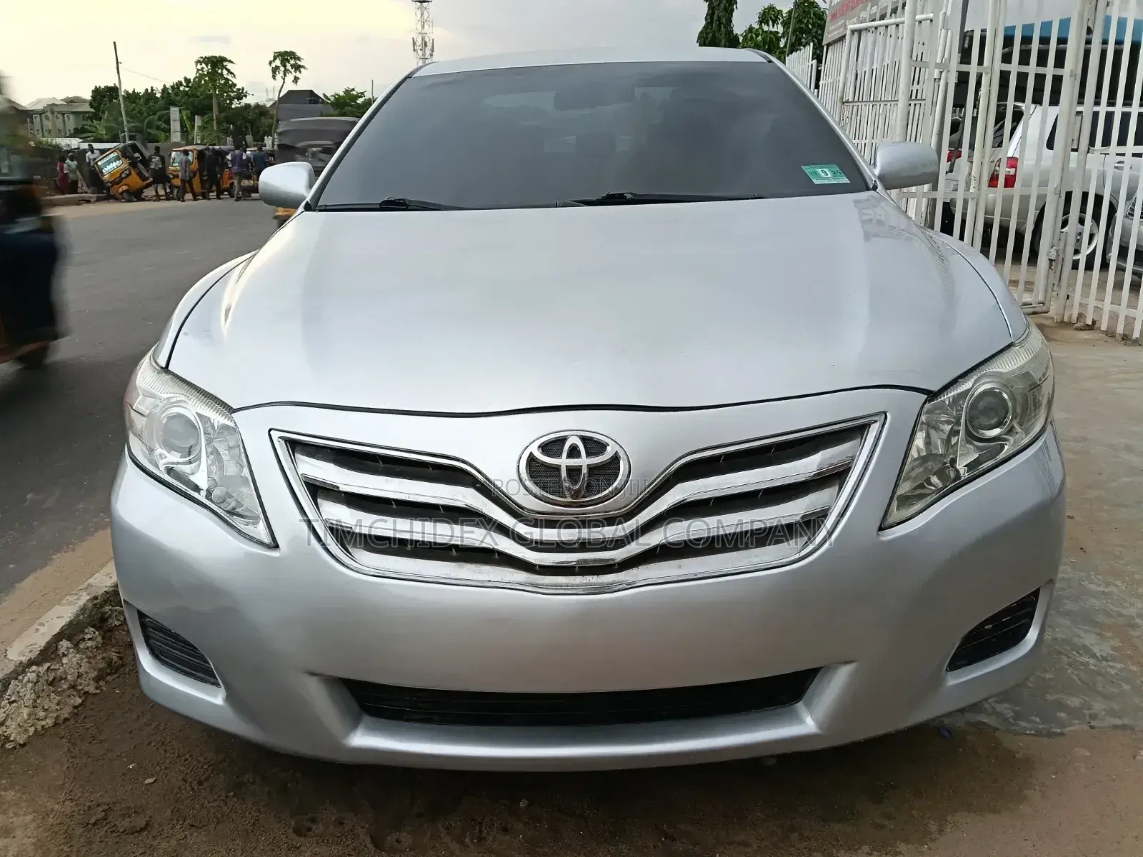 Toyota Camry LE 4dr Sedan (2.5L 4cyl 6A) 2011 Silver