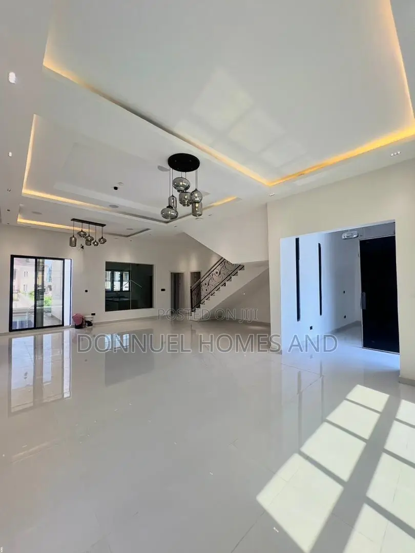 6bdrm Duplex in Osapa london for sale