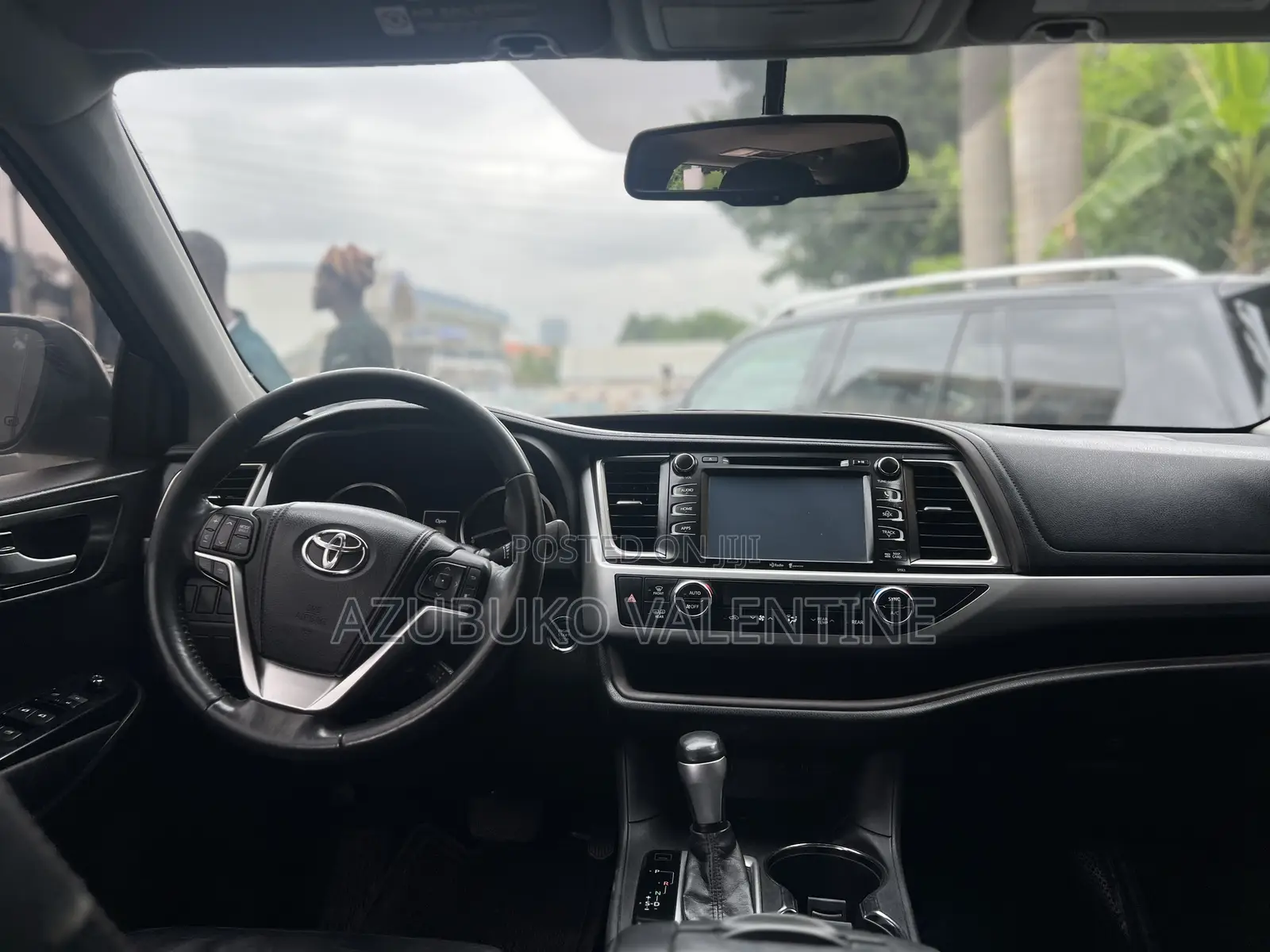 Toyota Highlander XLE 4x2 V6 (3.5L 6cyl 8A) 2018 Gold