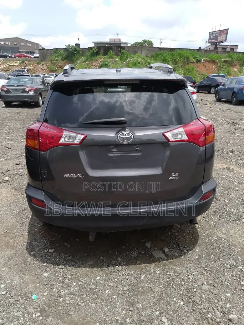 Toyota RAV4 LE 4dr SUV AWD (2.5L 4cyl 6A) 2015 Gray