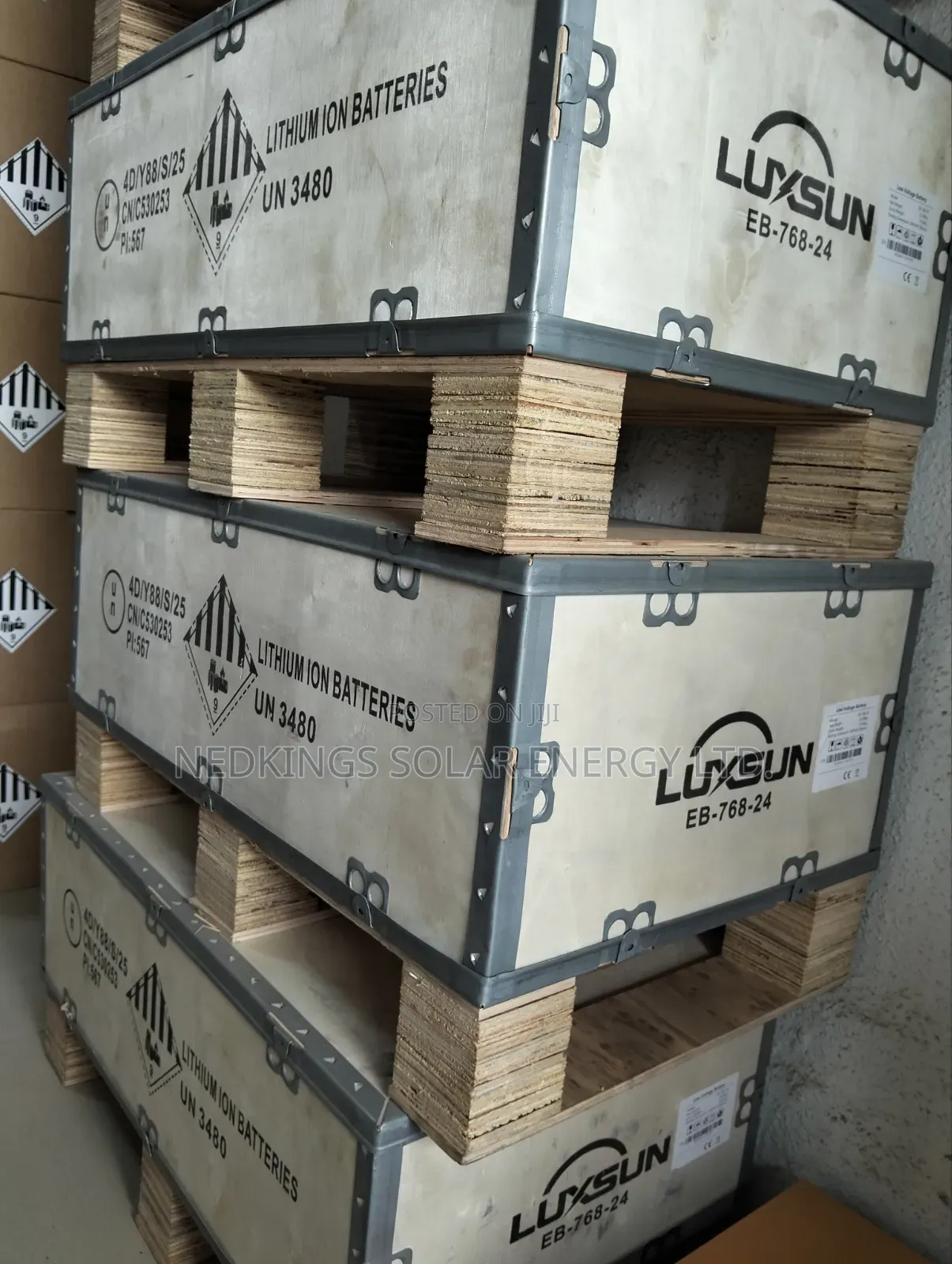 7.6kwh 24v Luxsun Lithium Battery