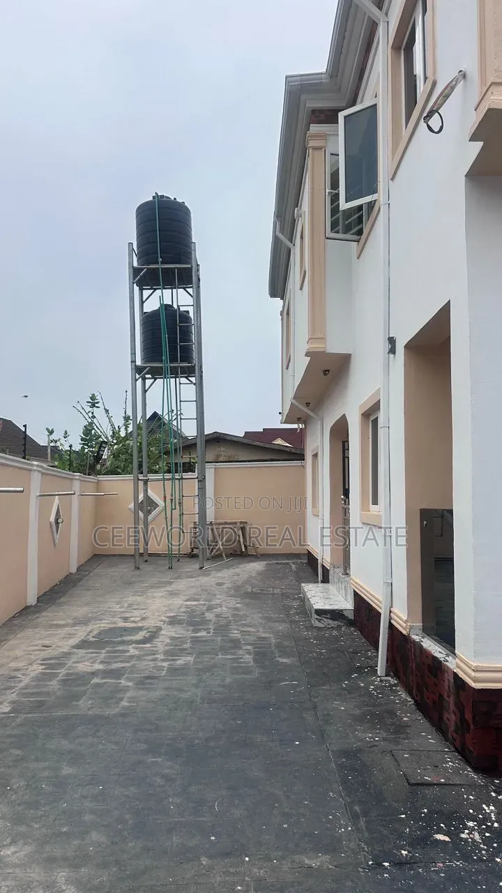 5bdrm Duplex in Ire Akari Estate, Akala Express for sale