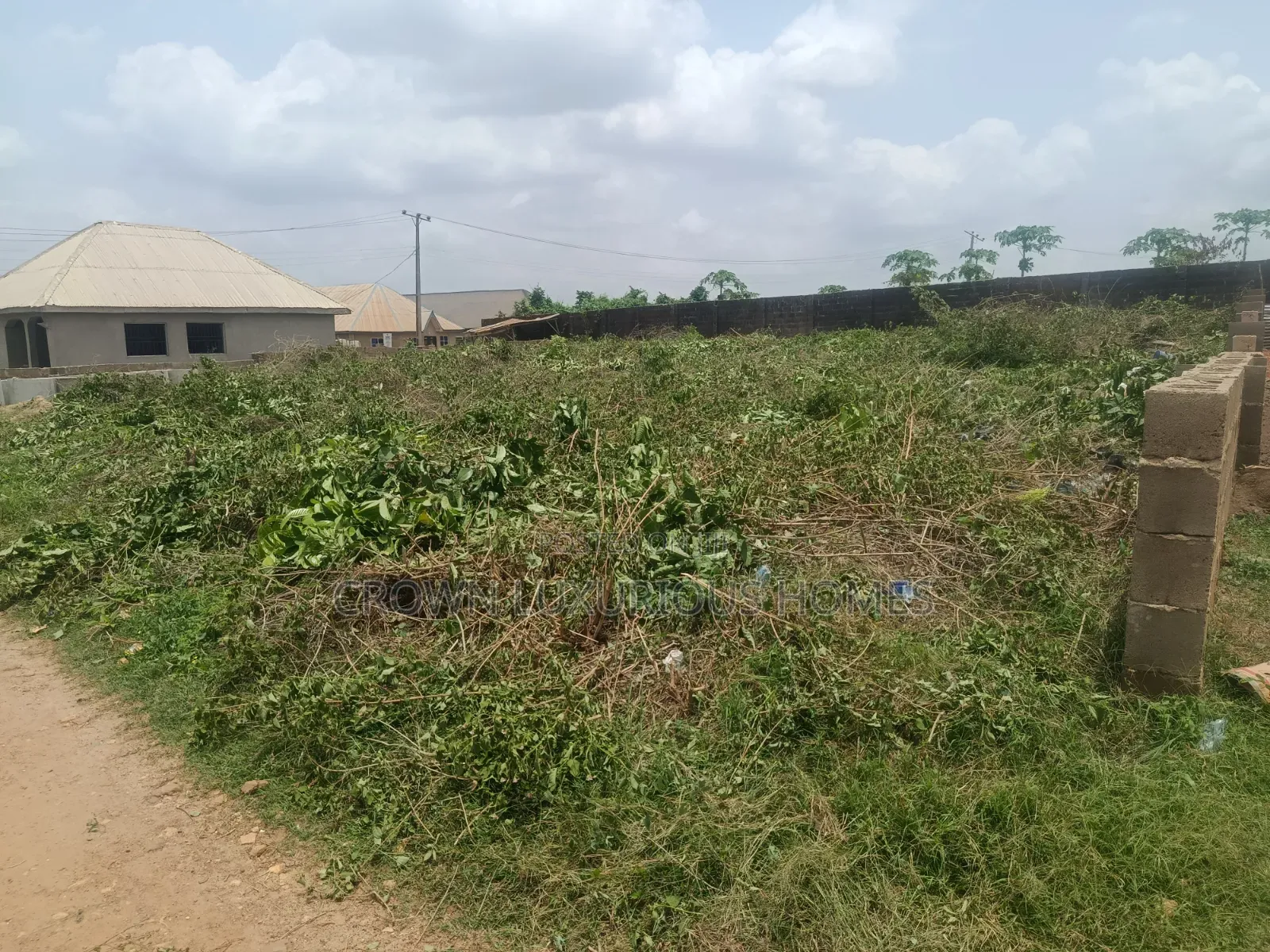 988sqm of Land for Sale