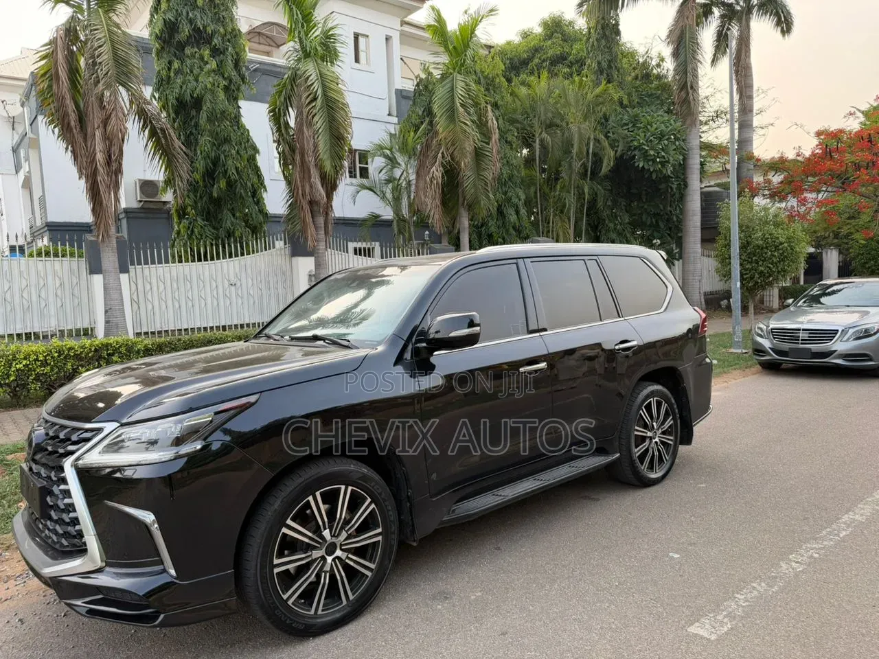 Lexus LX 570 (5 seats) AWD 2018 Black
