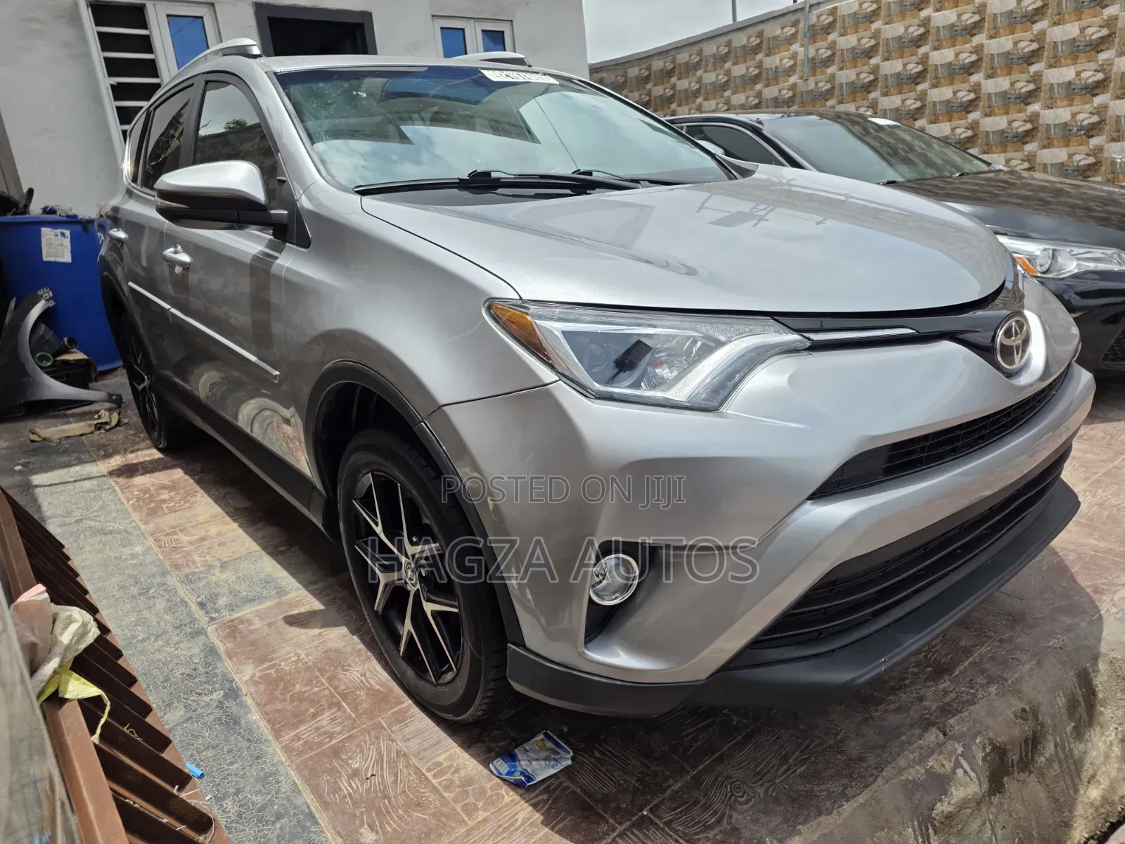 Toyota RAV4 SE FWD (2.5L 4cyl 6A) 2017 Silver
