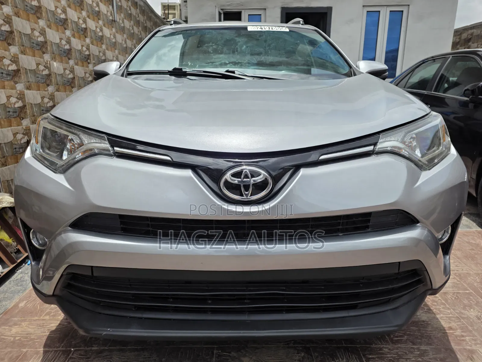 Toyota RAV4 SE FWD (2.5L 4cyl 6A) 2017 Silver