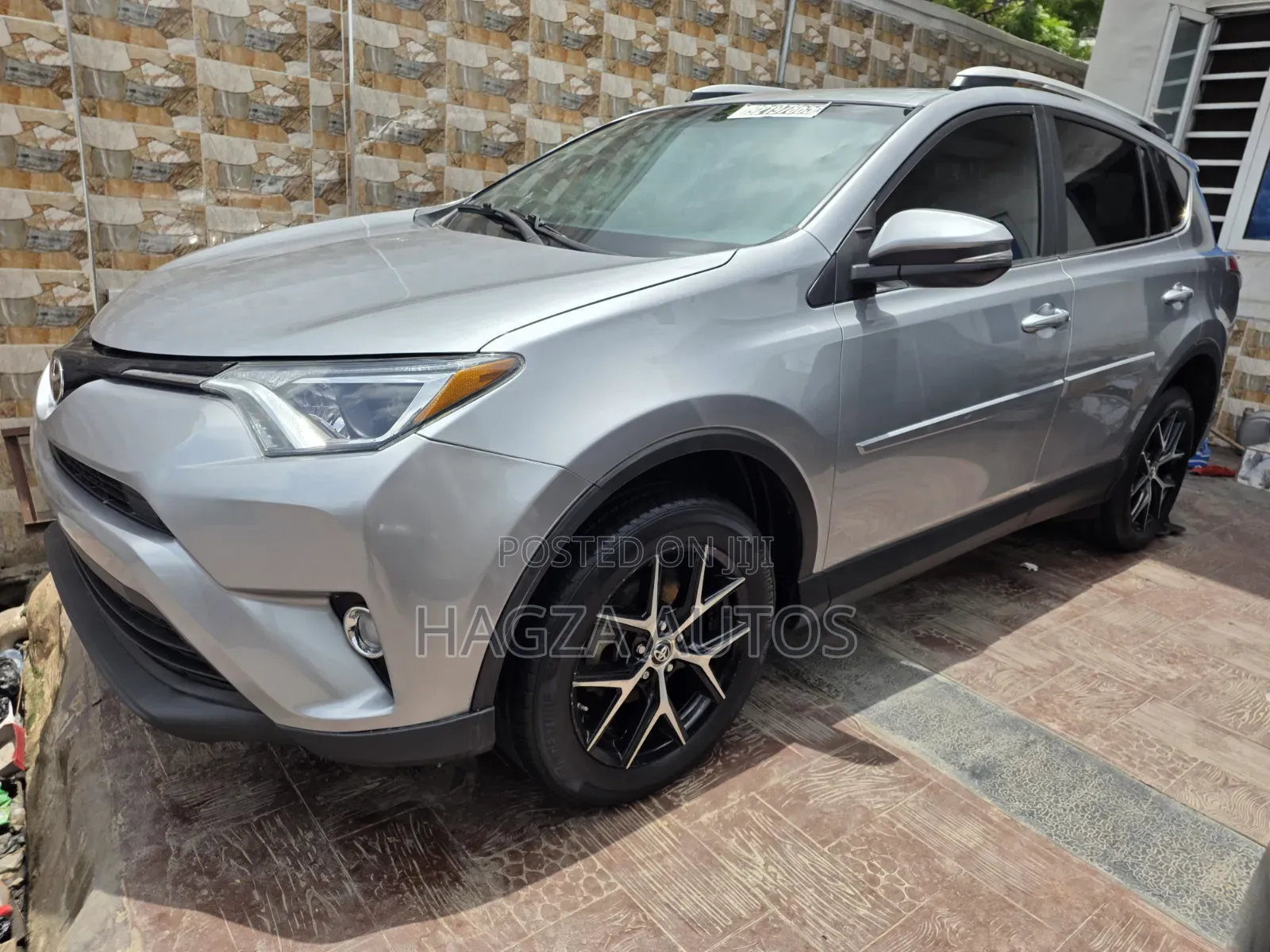Toyota RAV4 SE FWD (2.5L 4cyl 6A) 2017 Silver