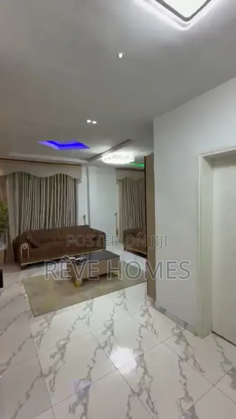 2bdrm Apartment in Yaba, Alagomeji for rent
