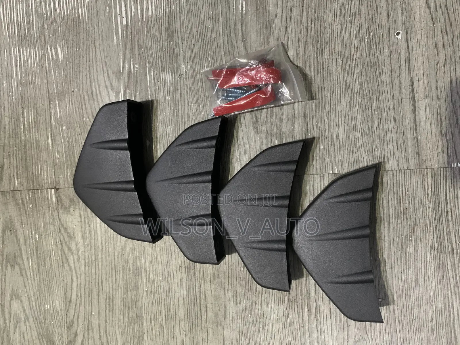 Universal Car Rear Bumper Lip Diffuser - 4 PCS Shark Fin Style