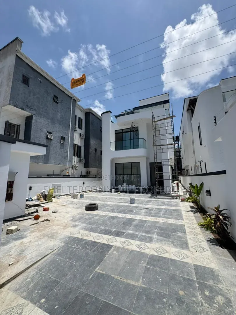 5bdrm Duplex in Ikate for sale