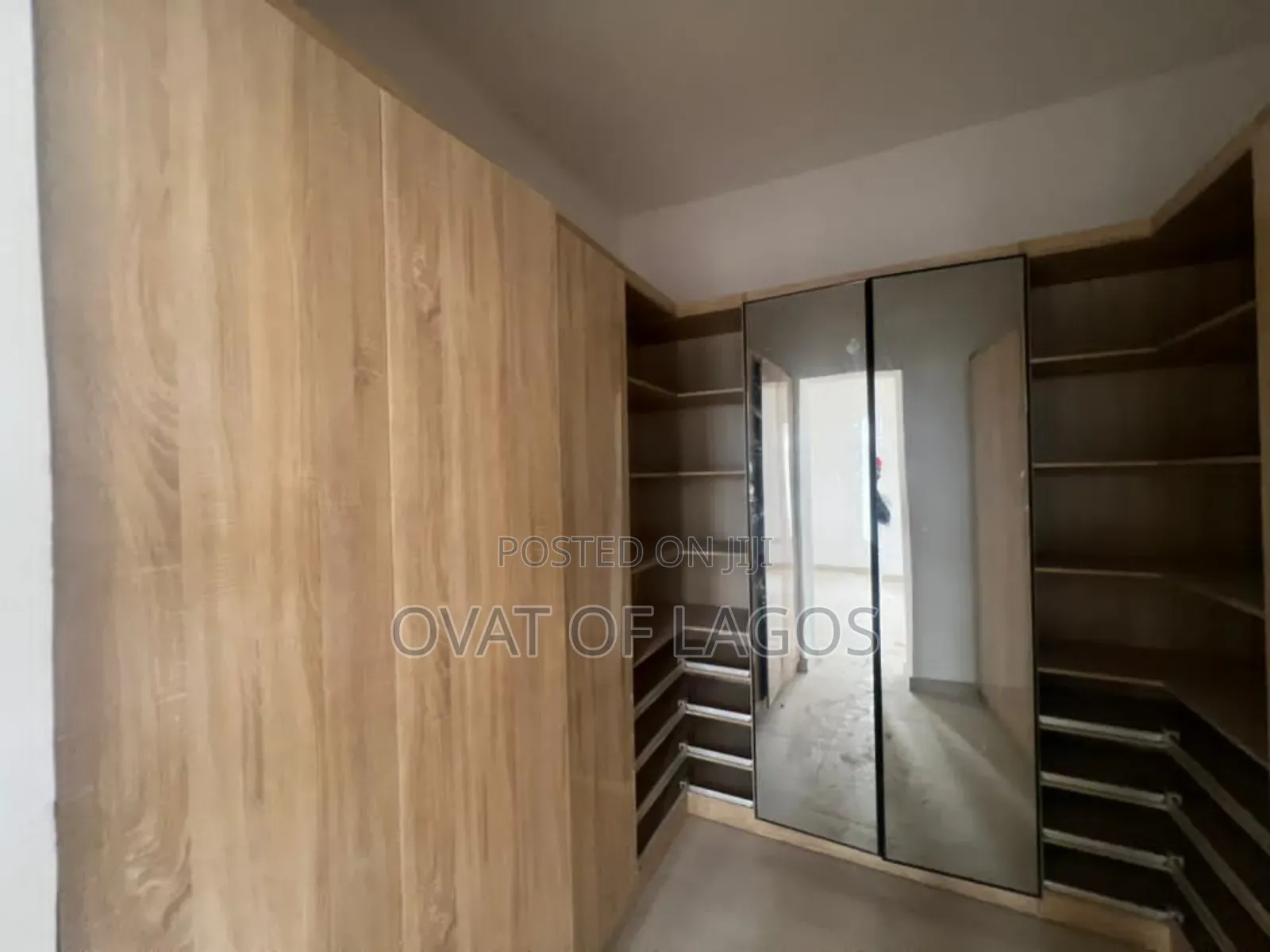 3bdrm Maisonette in Lekki Phase 1 for sale