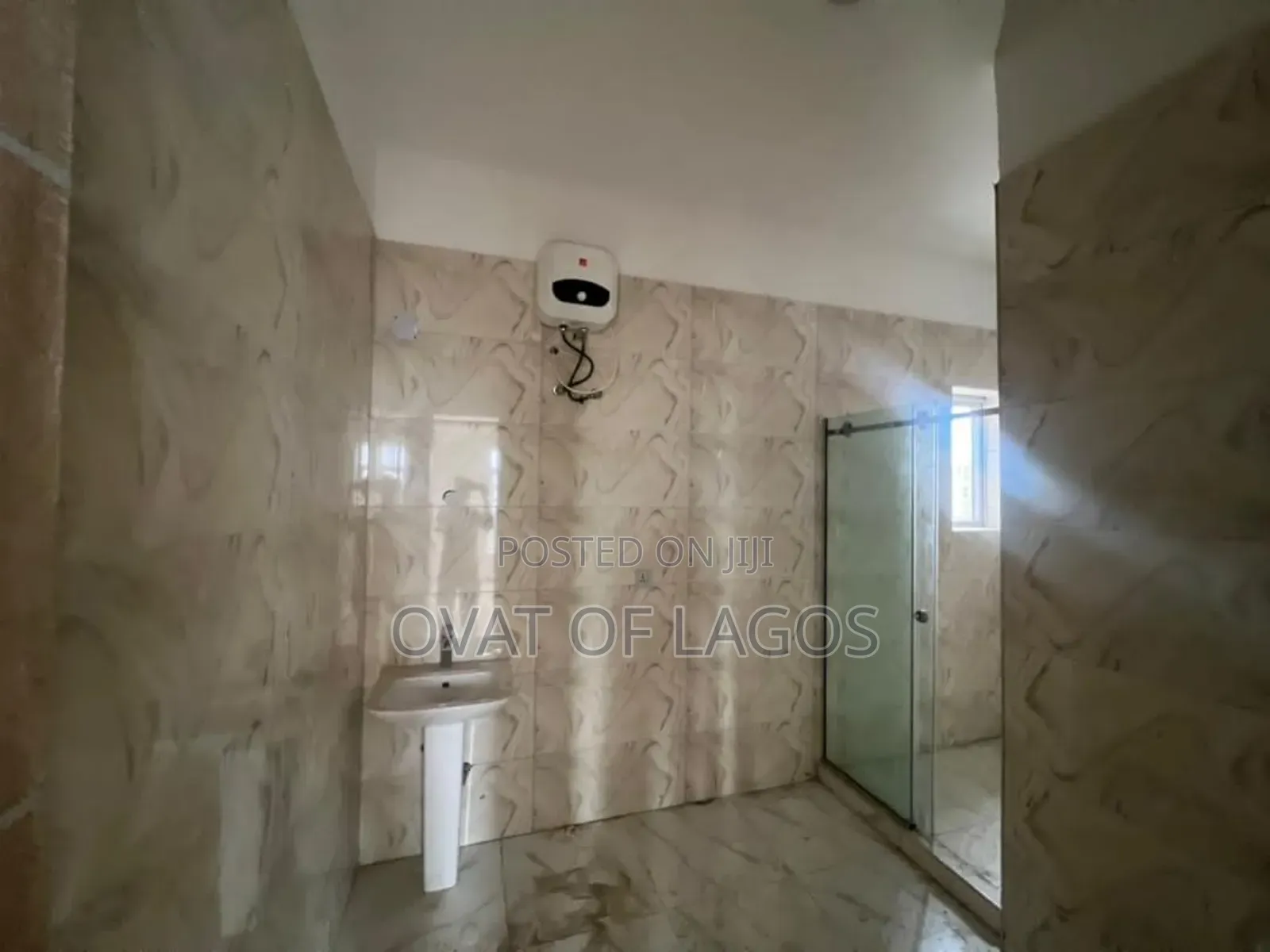 3bdrm Maisonette in Lekki Phase 1 for sale
