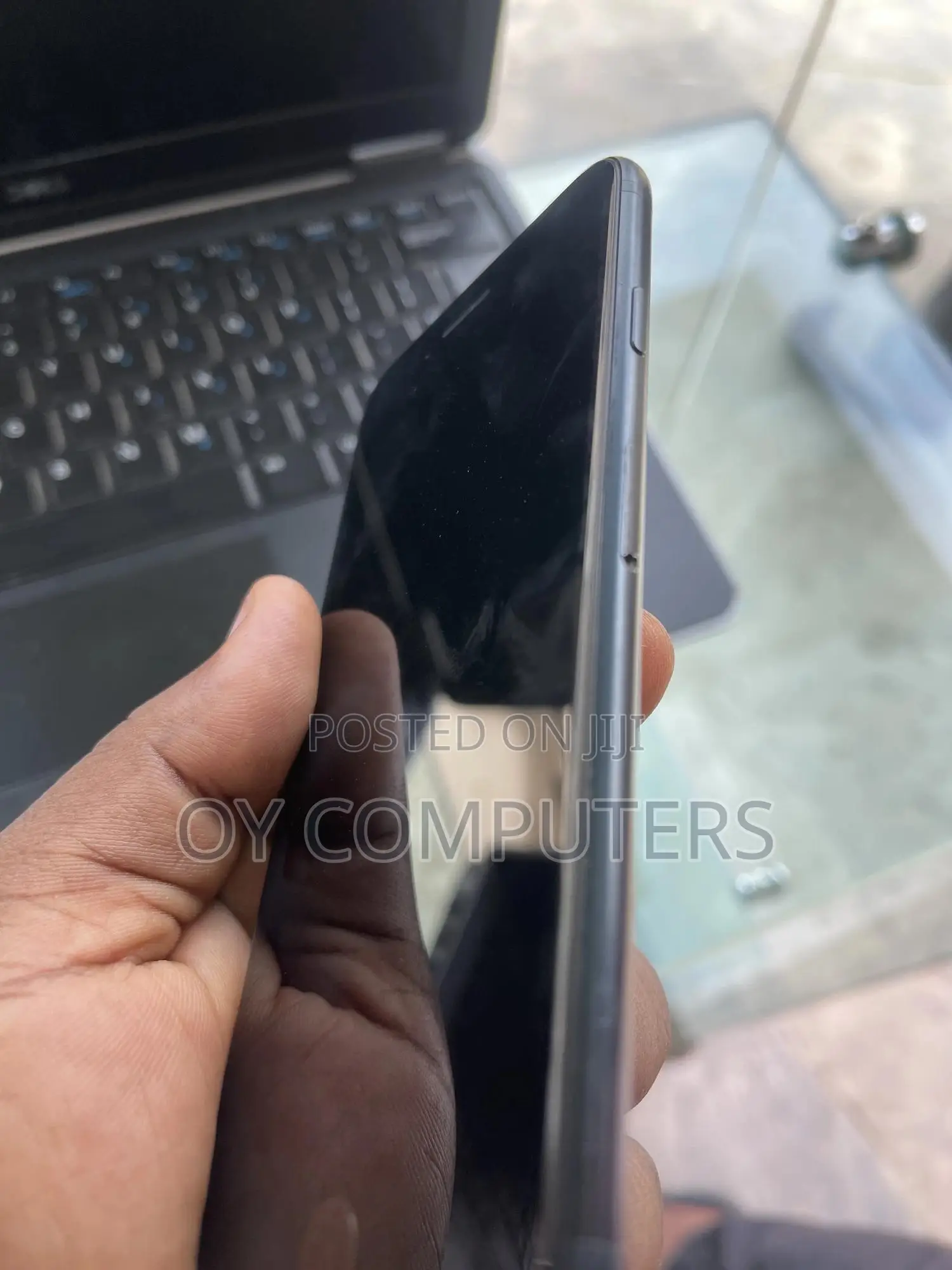 Apple iPhone SE 64 GB Black