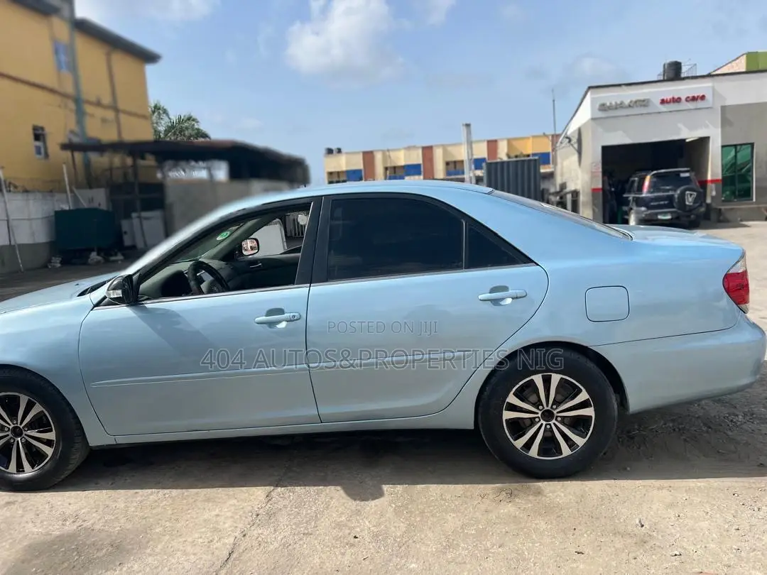 Toyota Camry LE 4dr Sedan (2.4L 4cyl 5A) 2006