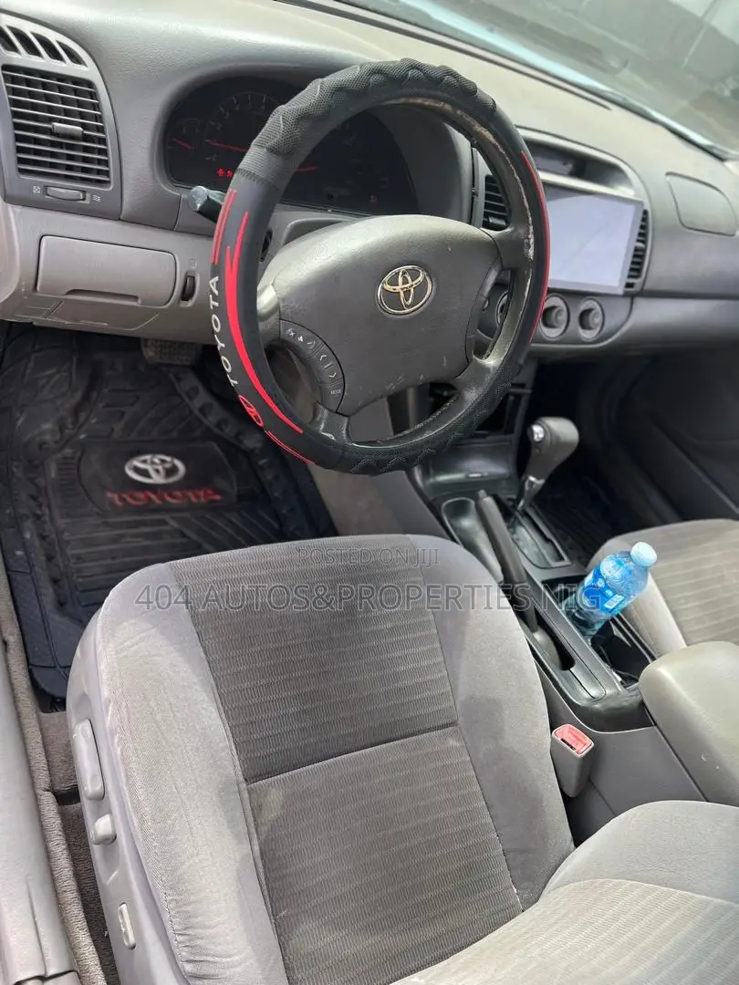 Toyota Camry LE 4dr Sedan (2.4L 4cyl 5A) 2006