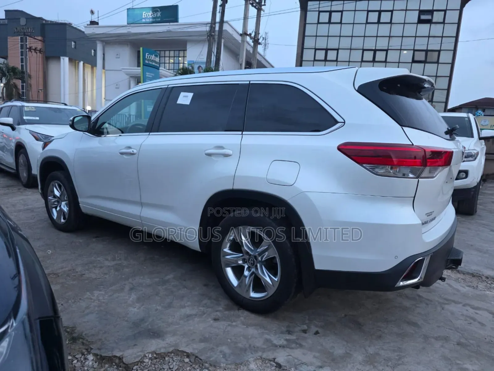 Toyota Highlander Limited 2019 White