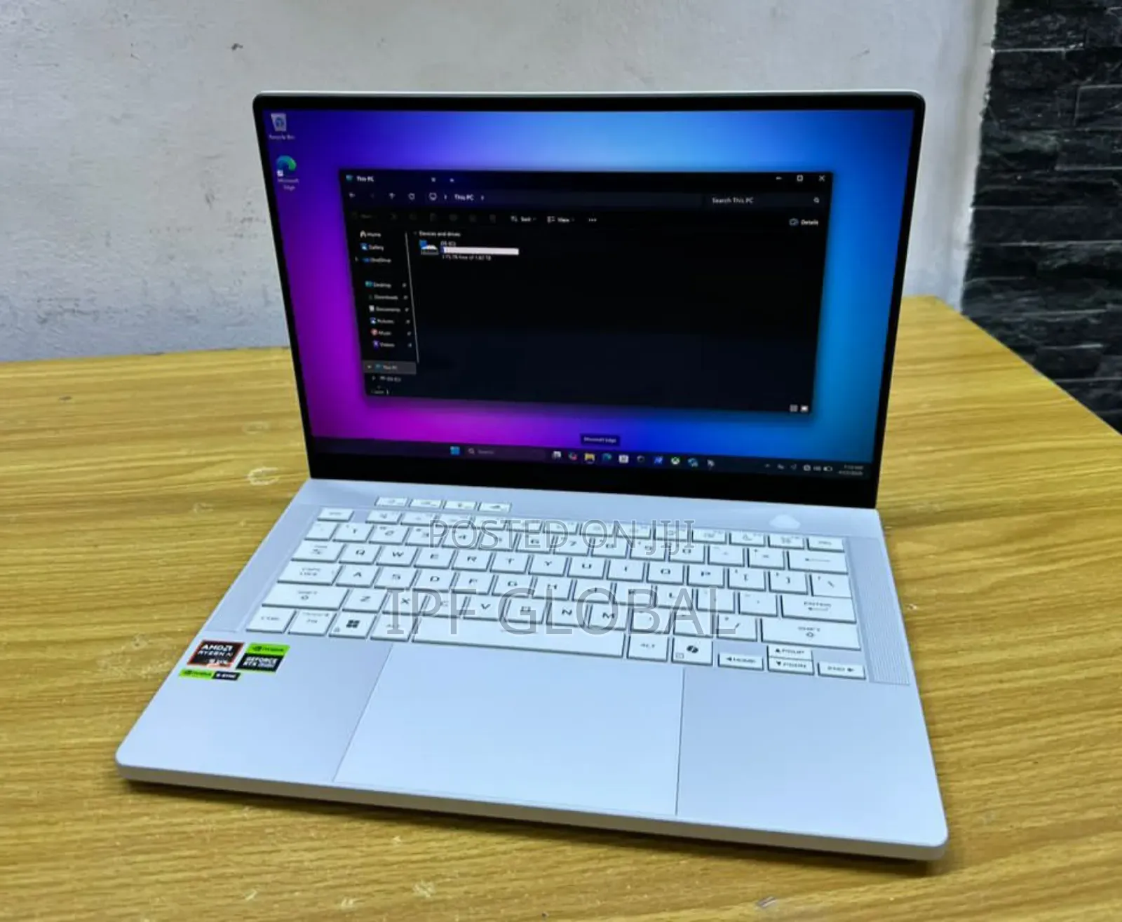 Laptop Asus ROG Zephyrus G14 32GB AMD Ryzen 9 SSD 2T