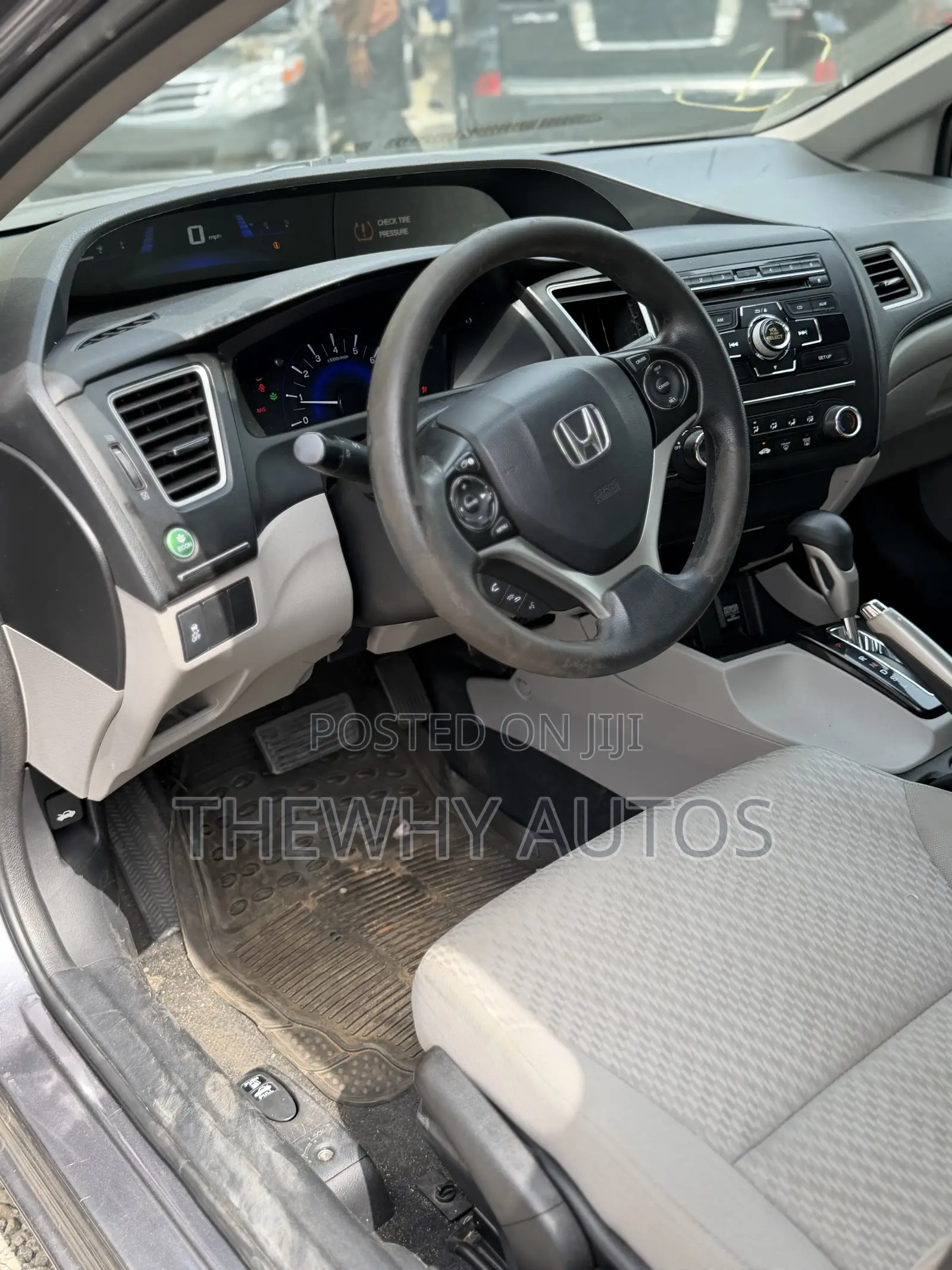 Honda Civic LX 4dr Sedan (1.8L 4cyl 5M) 2015 Gray