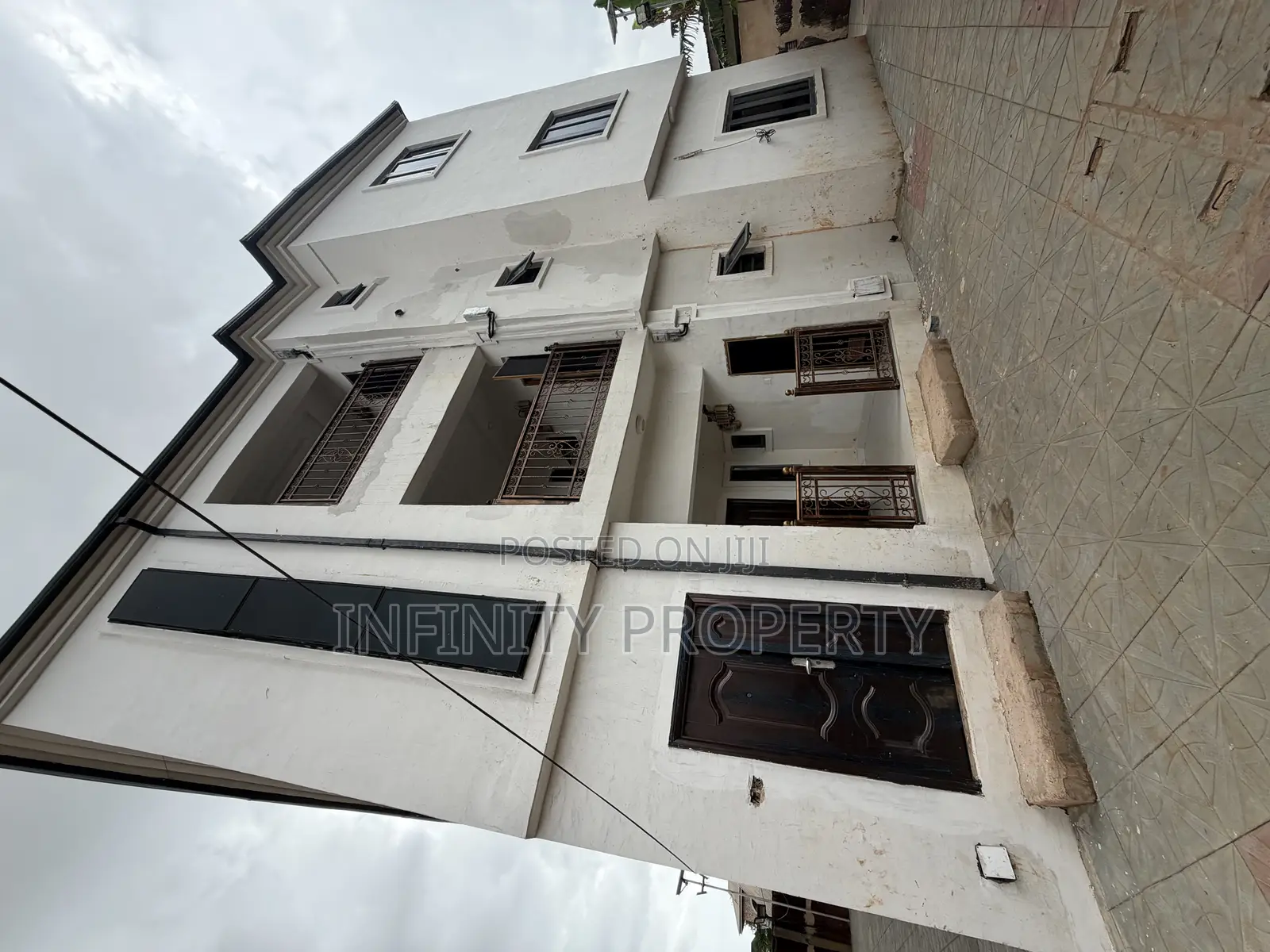 3bdrm Block of Flats in Ihama, Benin City for rent