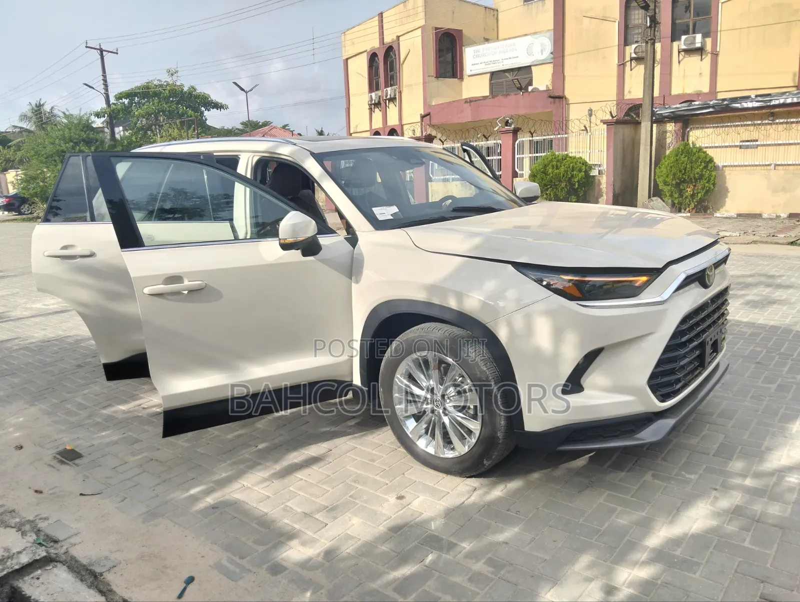 Toyota Grand Highlander Platinum AWD 2024 Off white