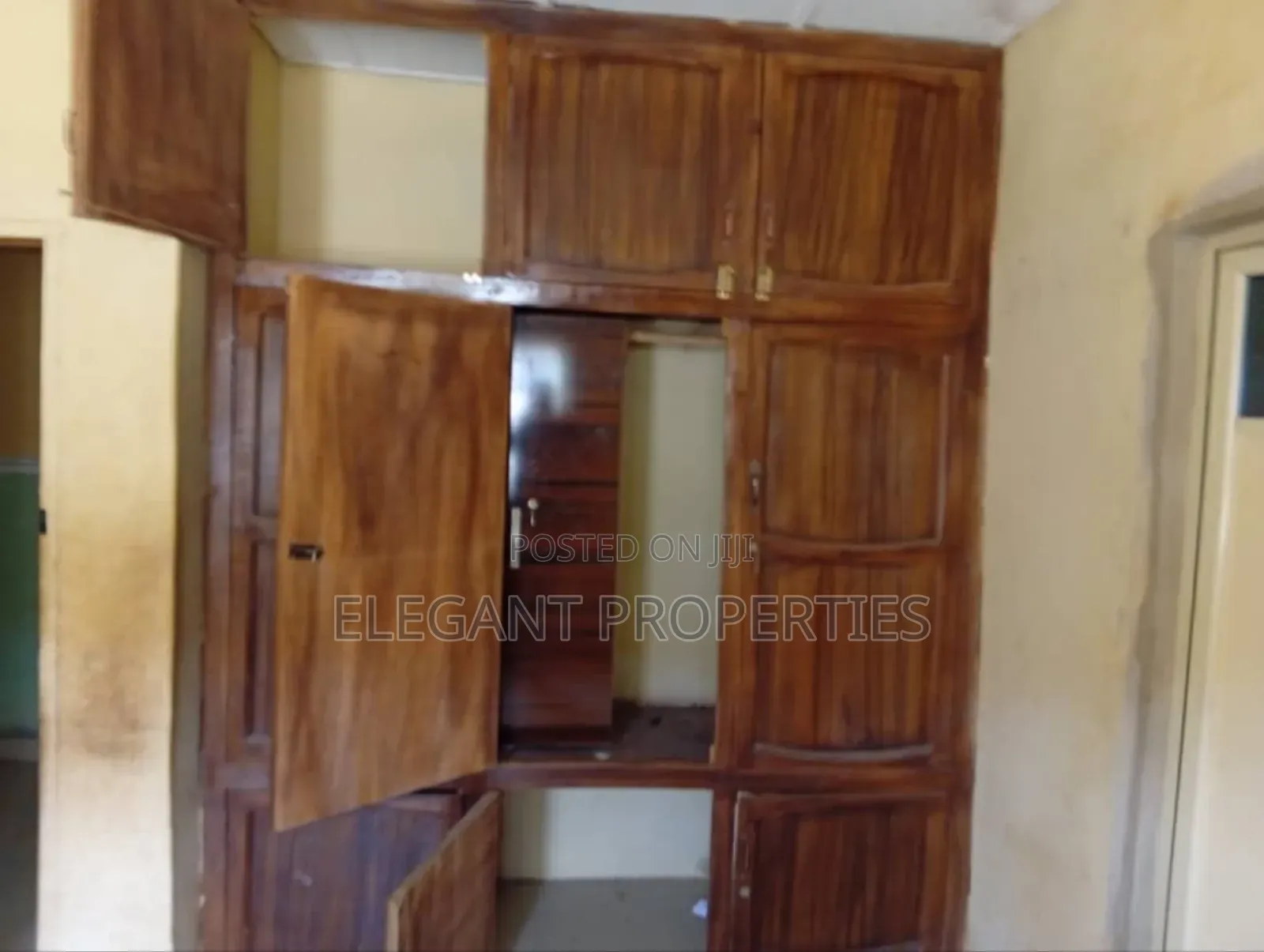 4bdrm Bungalow in Zone 8 Behind, Osogbo for sale