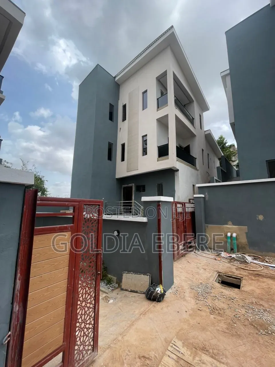 4bdrm Duplex in Unilag Estate, GRA Phase 1 for sale
