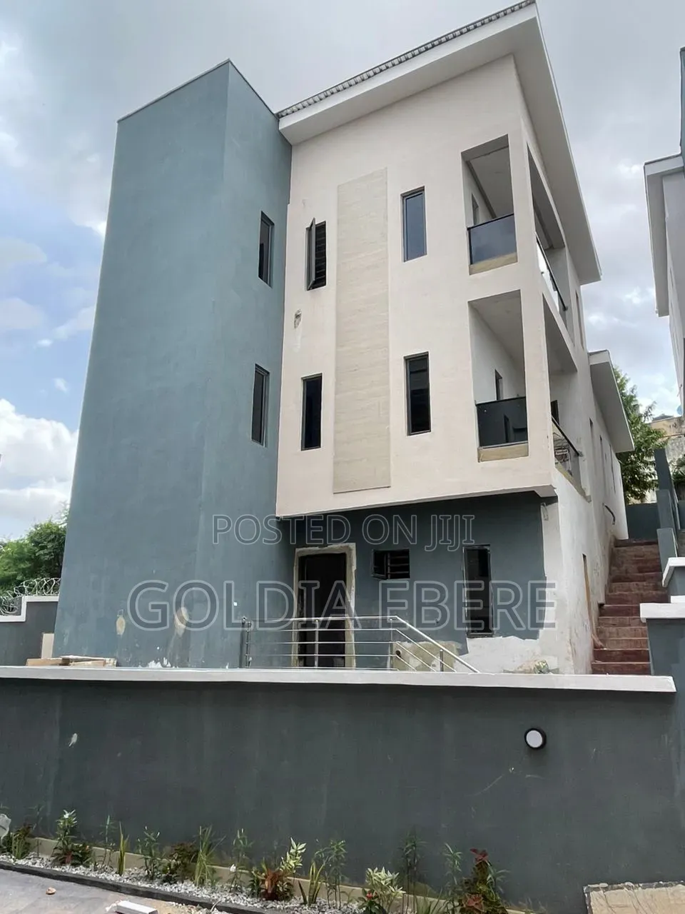 4bdrm Duplex in Unilag Estate, GRA Phase 1 for sale