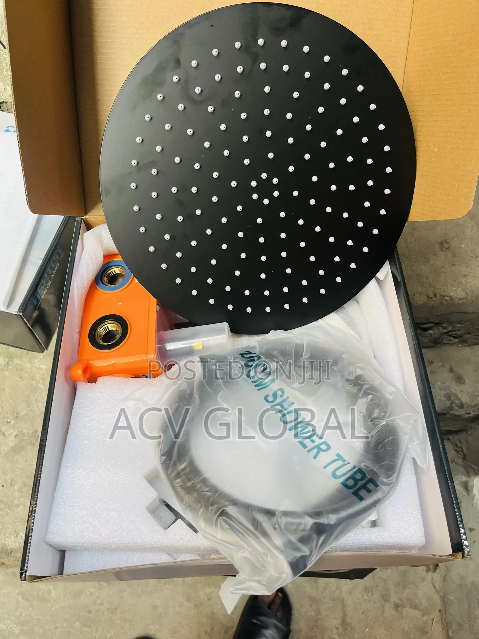 Ashton Conduit Shower